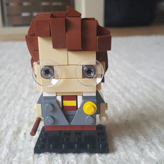 Harry Potter represented in the Lego Brickheadz style