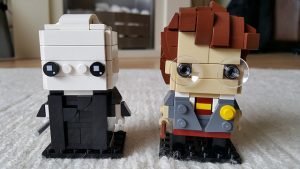 Voldemort and Harry Potter represented as Lego brickheadz