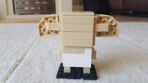 The back of Dobby represented in the Lego Brickheadz style